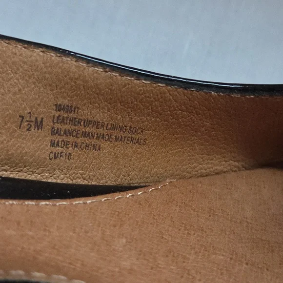 Sofft Patent Leather Slingback Heels With Bow Accent Size 7.5 EUC - Picture 4 of 8